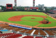 Primer juego de la Serie Final con el Escogido y Toros en el Quisqueya