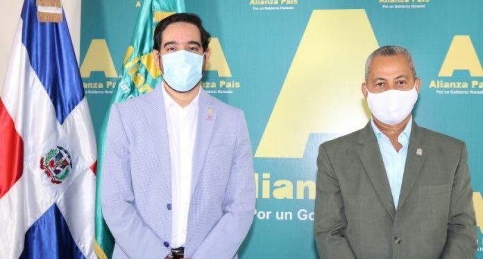 Jose-Horacio-y-Pedro-Martinez-e1603735654177-1024x550