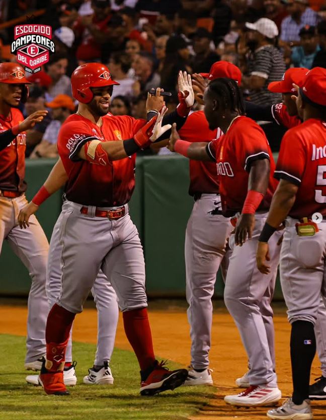 Leones del Escogido rugen otra vez y suman su 18ª corona